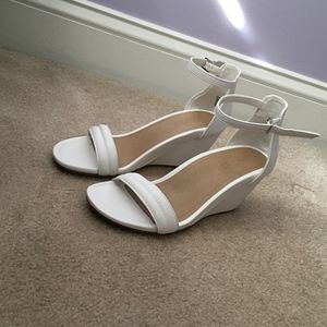 White Wedges